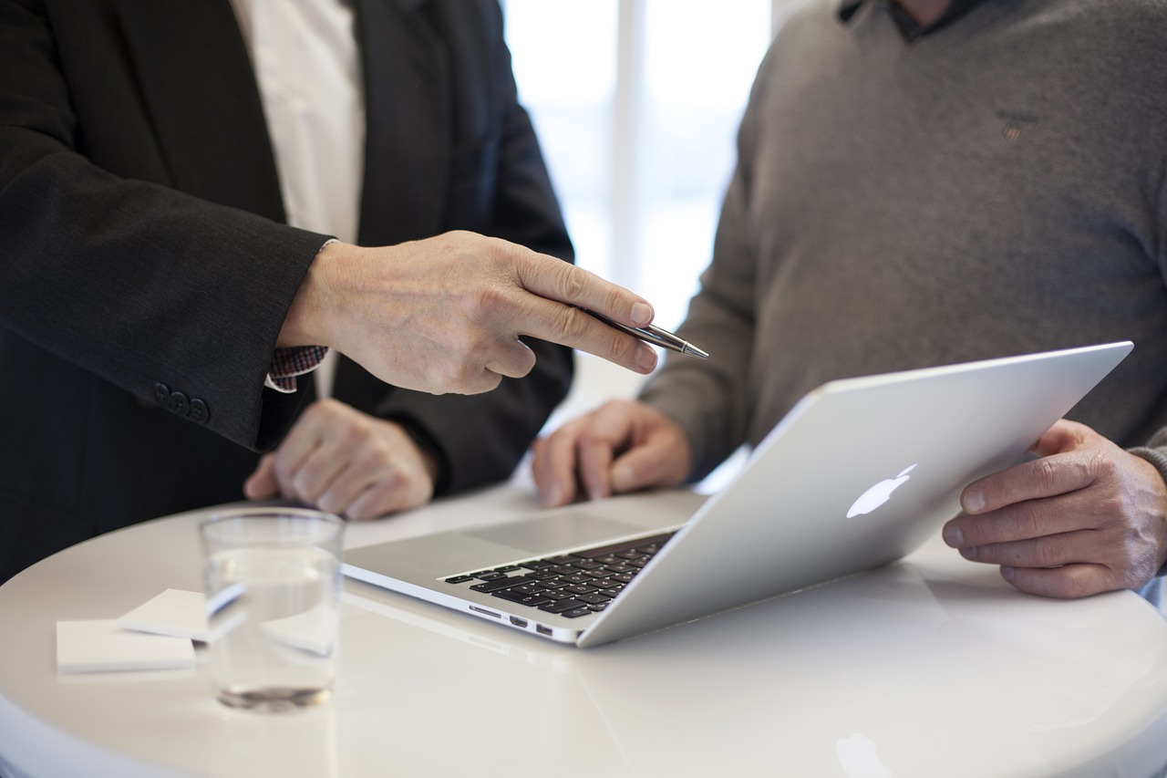 Discuss the project with the customer
